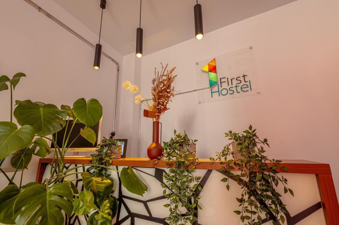 First Hostel Bucur 21 Bucareste Exterior foto